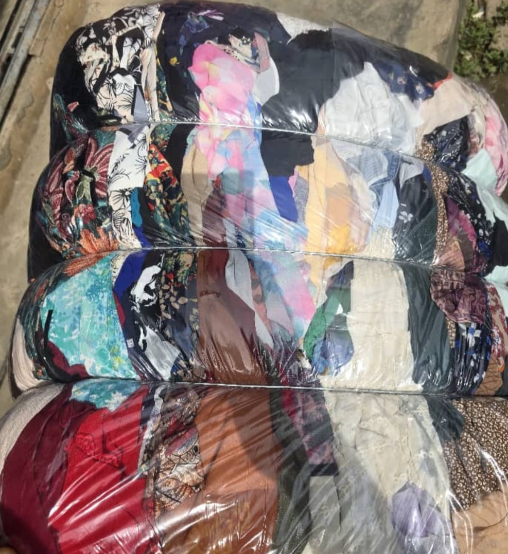 Uk(55kg) and china(100kg) Gown bale - Grade A.
