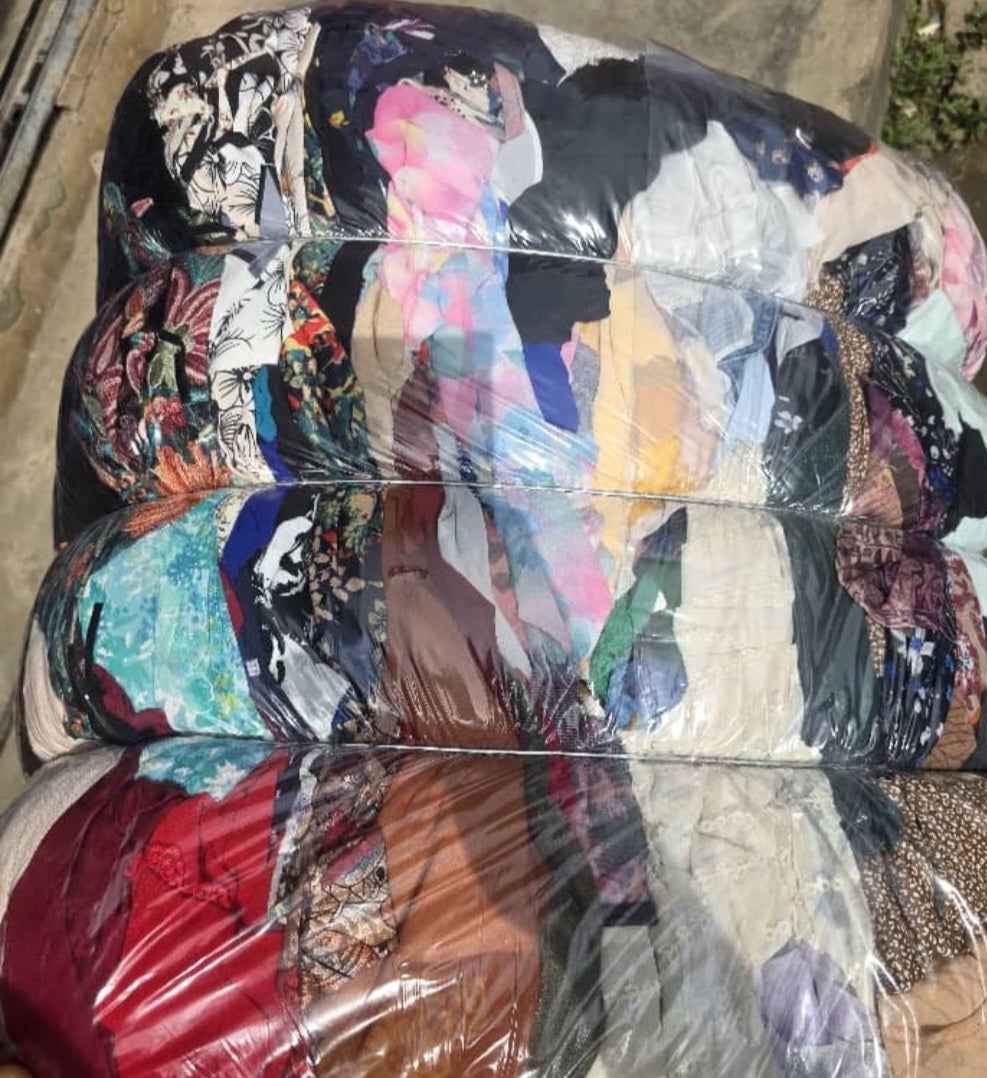 LADIES BALE OF CLOTHING  BULK ORDER —  55kg & 100kg (Grade A & AB)