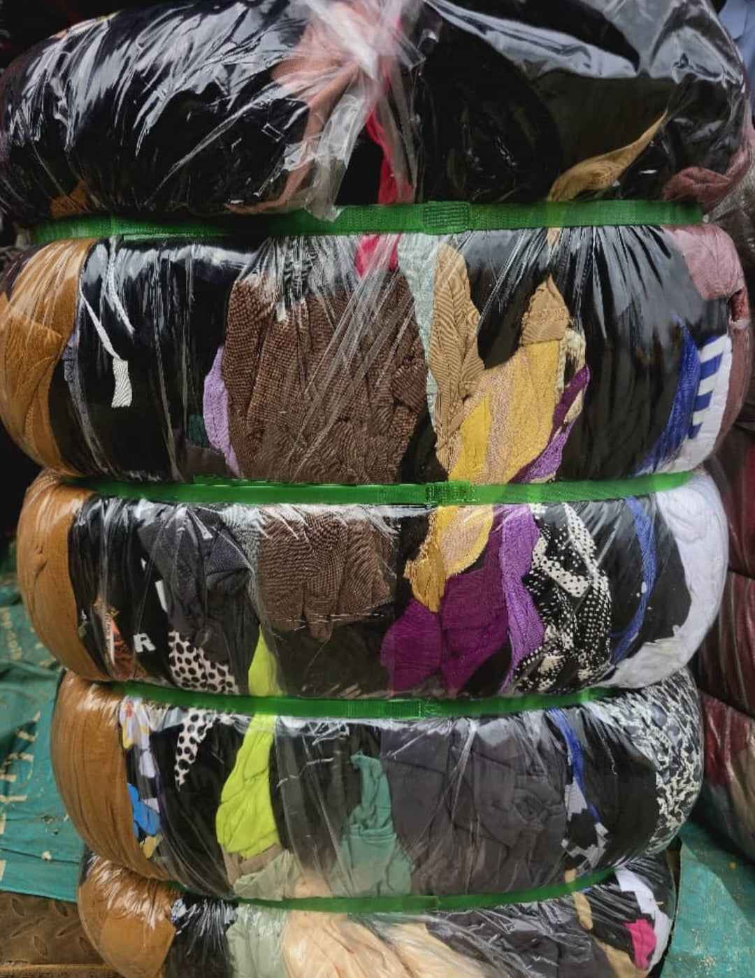 LADIES BALE OF CLOTHING  BULK ORDER —  55kg & 100kg (Grade A & AB)